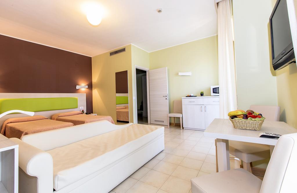 Hotel Residence Ulivi E Palme Cagliari Exterior photo