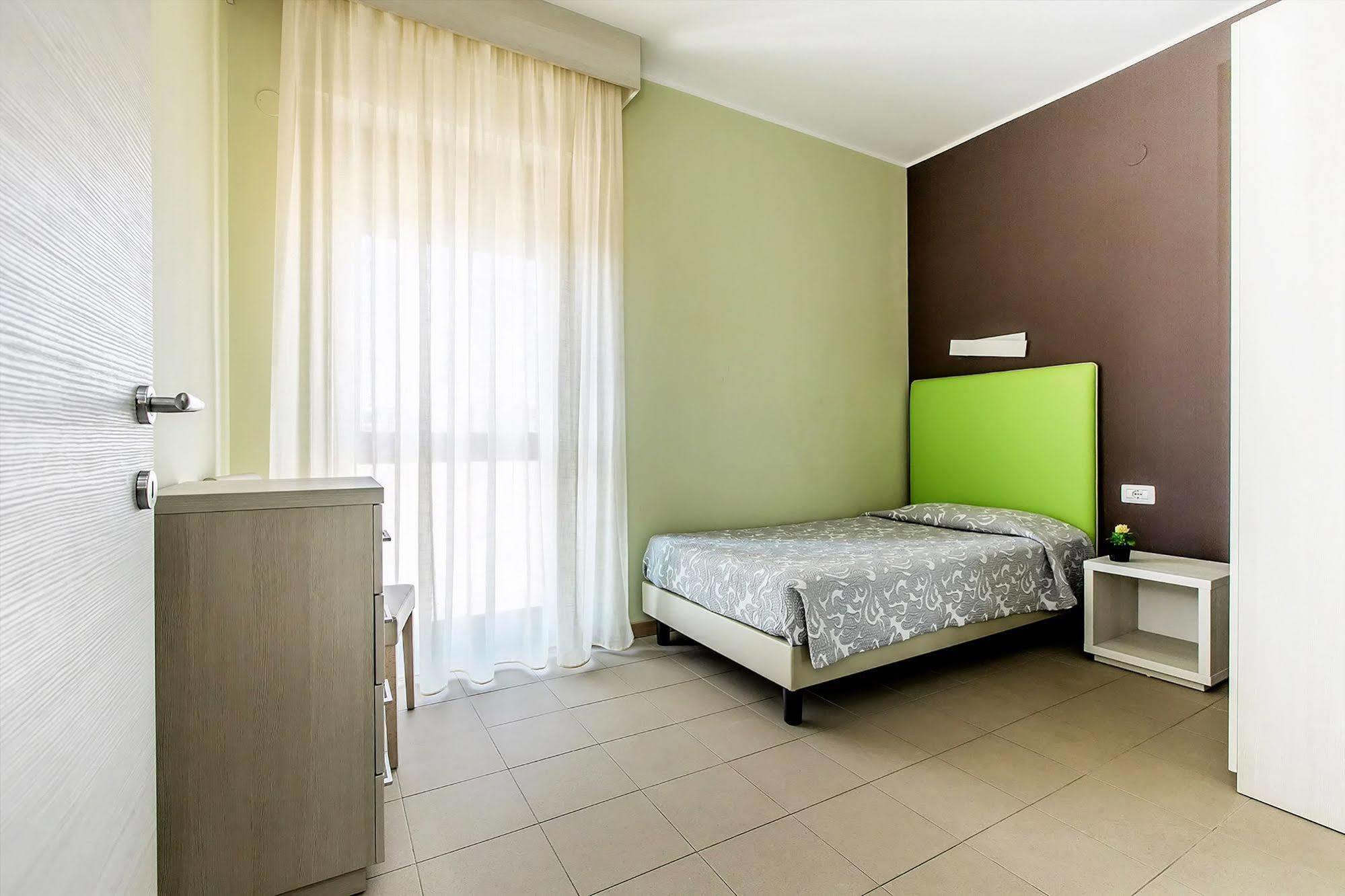 Hotel Residence Ulivi E Palme Cagliari Exterior photo